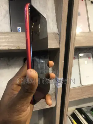 Apple iPhone 11 64 GB Red