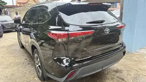 Toyota Highlander XLE 2021 Black