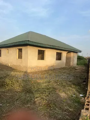 3bdrm House in Obafemi-Owode for sale