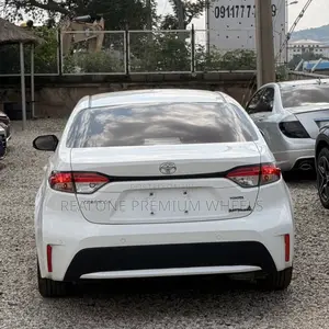 Toyota Corolla 2021 White