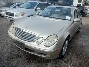 Mercedes-Benz E320 2003 Gold