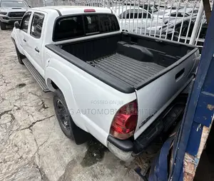 Toyota Tacoma 2007 White