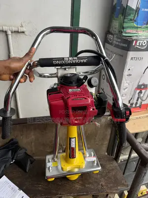 Screeding Machine 4 Stroke Engine Honda