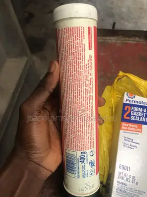 Total Multis Complex SHD 2, a Synthetic Heavy-Duty Grease.