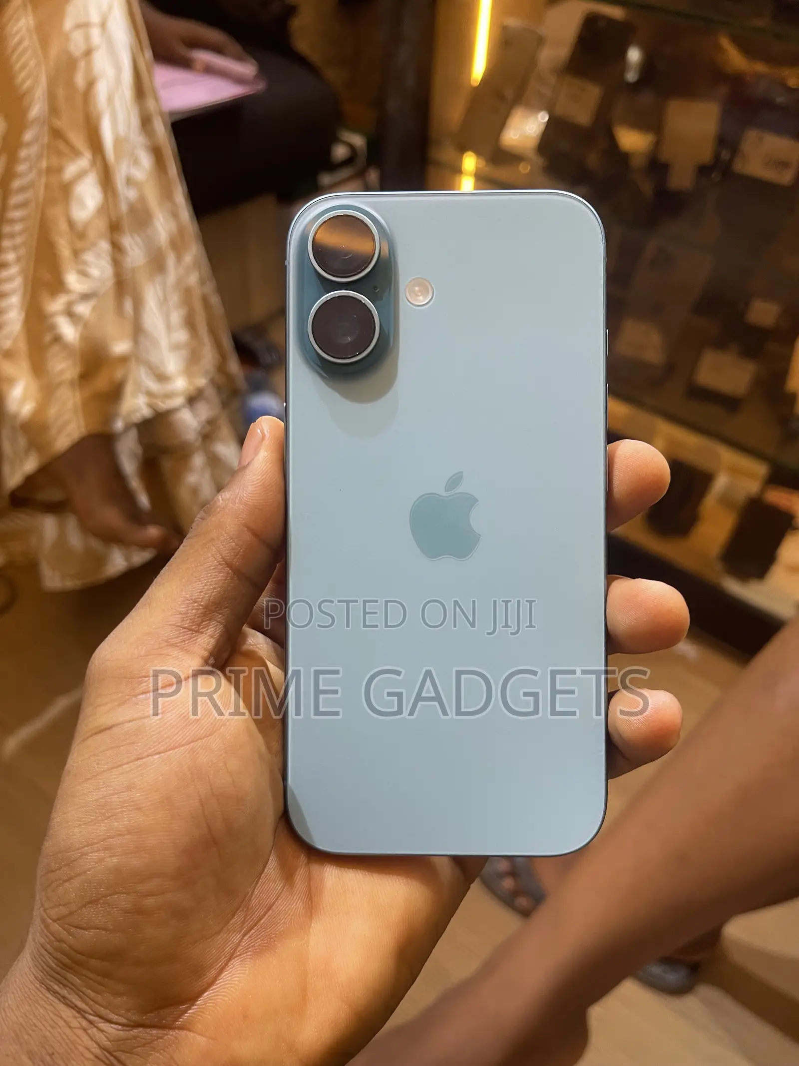 Apple iPhone 16 128 GB Green