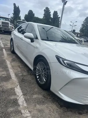 Toyota Camry 2025 White