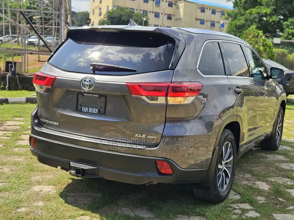 Toyota Highlander 2017 Gray