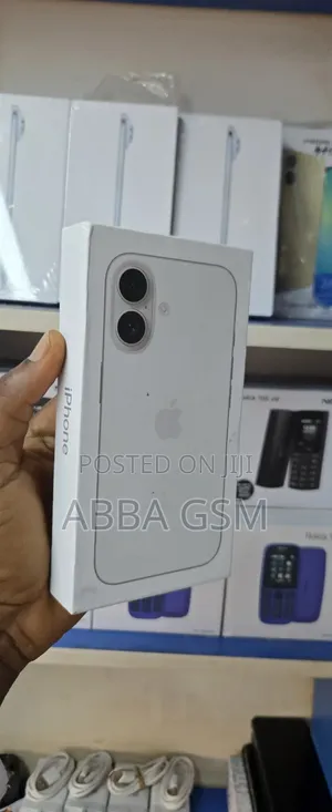 New Apple iPhone 16 128 GB White