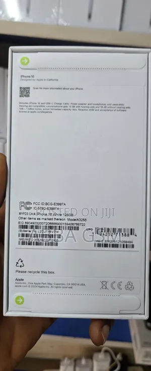 New Apple iPhone 16 128 GB White