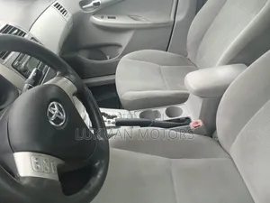 Toyota Corolla 2011 Silver