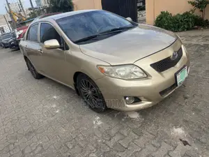 Toyota Corolla 2009 Gold