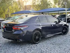 Toyota Camry XSE V6 2022 Blue