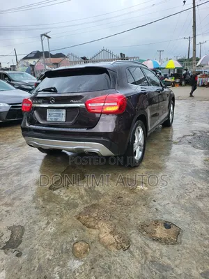 Mercedes-Benz GLA-Class 2016 Brown