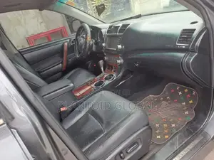 Toyota Highlander 2012 Gray