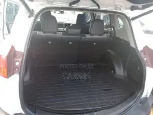 Toyota RAV4 XLE 4dr SUV (2.5L 4cyl 6A) 2015 White