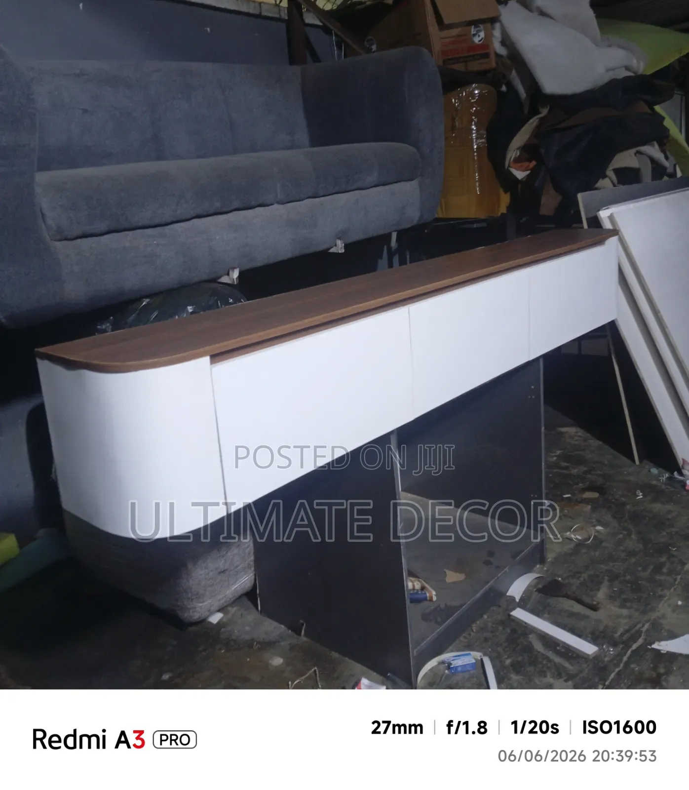 6ft Curve TV Console