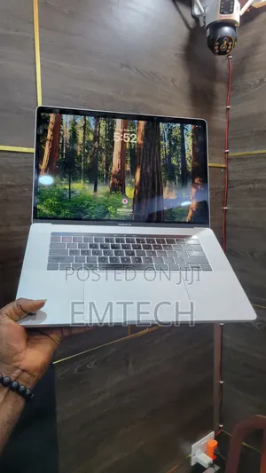 Laptop Apple MacBook 2018 16GB Intel Core i7 SSD 512GB