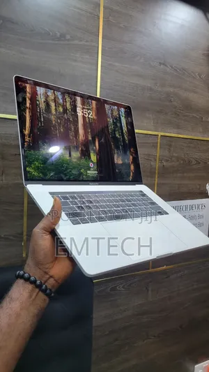 Laptop Apple MacBook 2018 16GB Intel Core i7 SSD 512GB