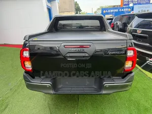 New Toyota Hilux 2026 Black
