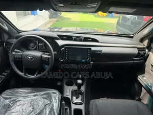 New Toyota Hilux 2026 Black
