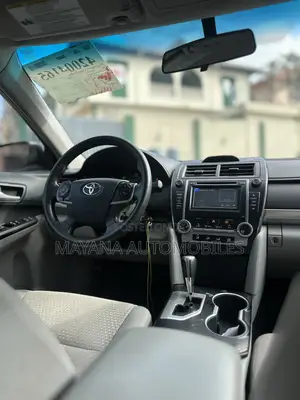 Toyota Camry LE 4dr Sedan (2.5L 4cyl 6A) 2013 White