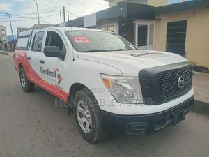 Nissan Titan 2017 White