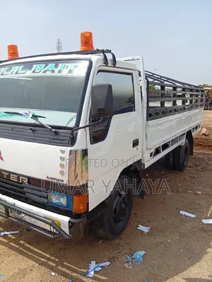 Mitsubishi Canter 4D 33