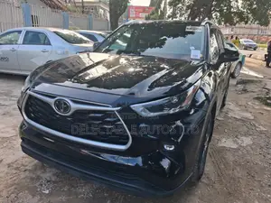 Toyota Highlander XLE 2021 Black