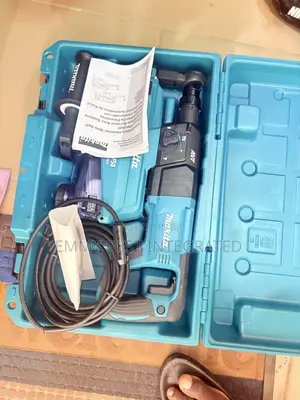 Makita HR2661