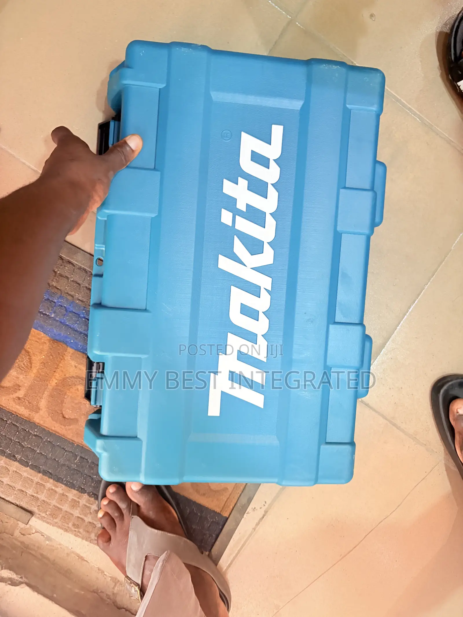 Makita HR2661