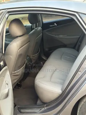 Hyundai Sonata GLS Sedan FWD (2.4L 4cyl 6M) 2012 Gray