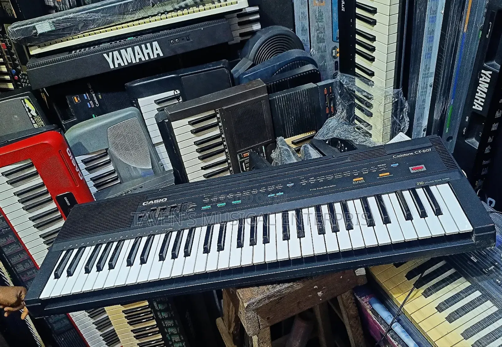 Casio Casiotone CT-607 Electronic Keyboard