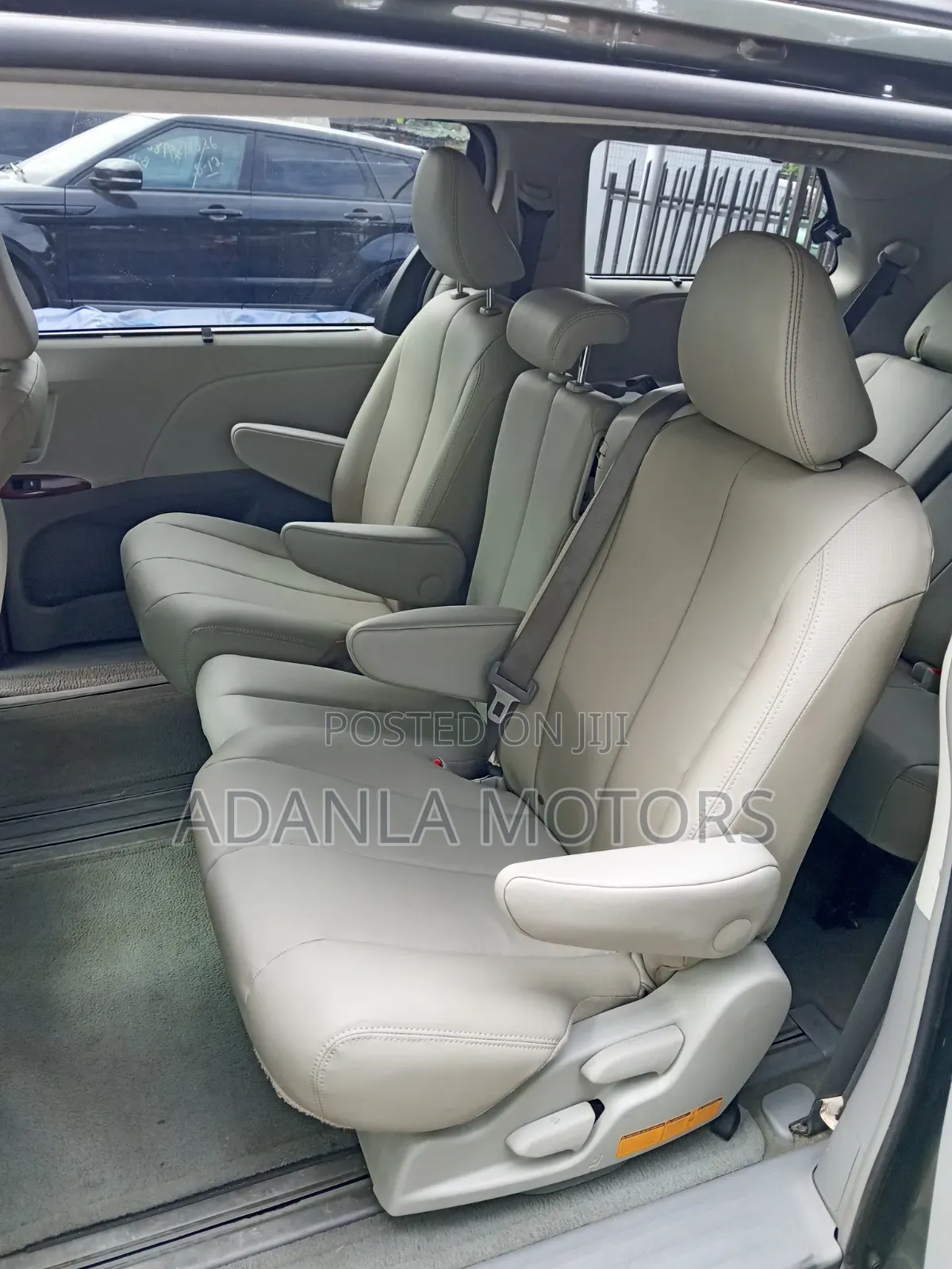 Toyota Sienna 2012 Gray
