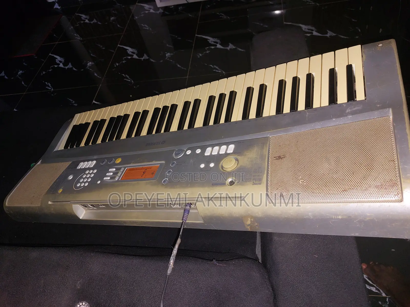Yamaha PSR E303