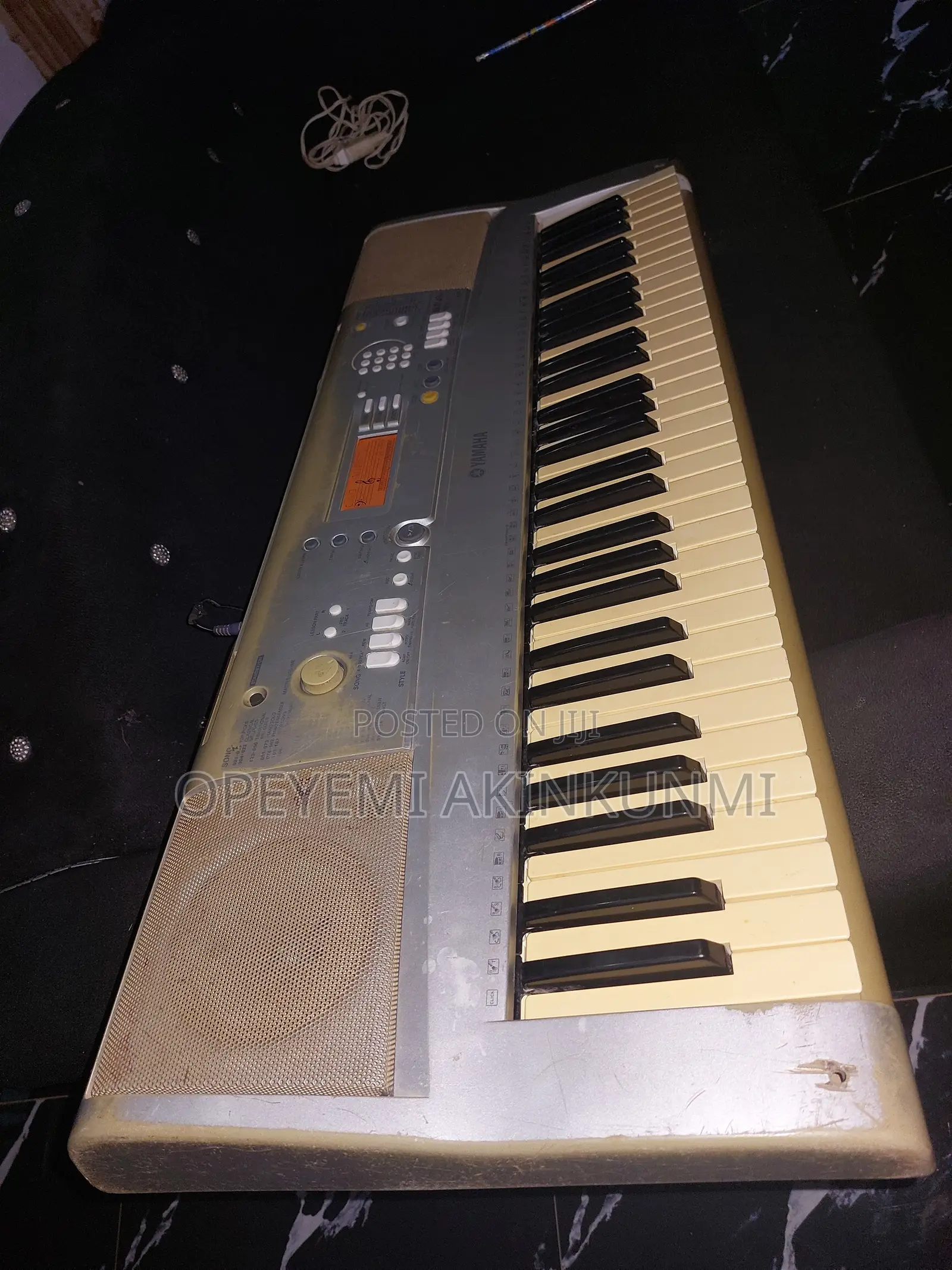 Yamaha PSR E303