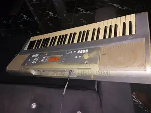 Yamaha PSR E303