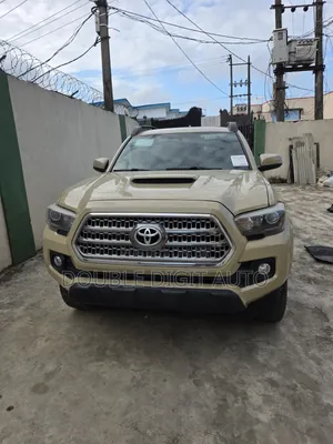 Toyota Tacoma 4dr Double Cab 2016 Brown