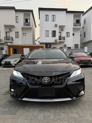 Toyota Camry SE (2.5L 4cyl 8A) 2019 Black
