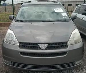 Toyota Sienna XLE 2005 Gray