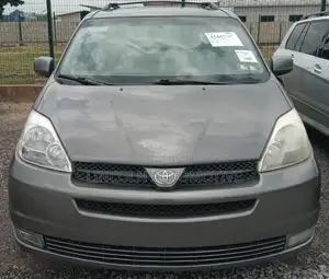 Toyota Sienna XLE 2005 Gray