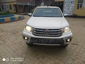 Toyota Hilux SR5 4x4 2019 White