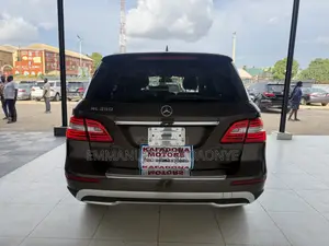 Mercedes-Benz M Class 2015 Brown