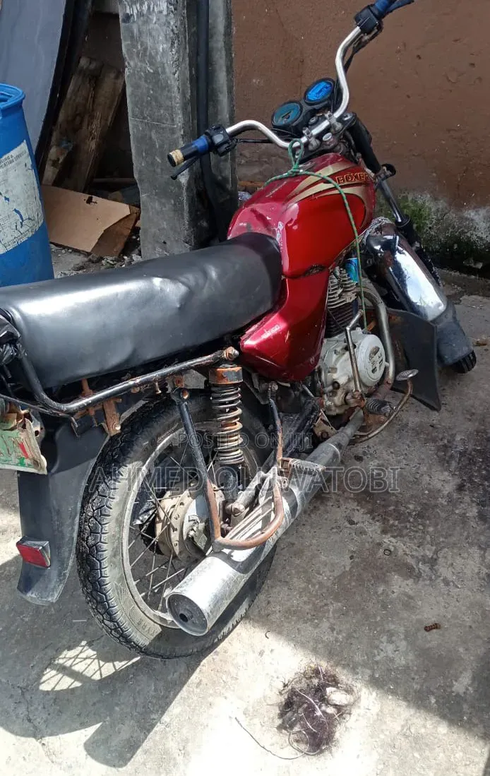 Bajaj Boxer 2010 Red