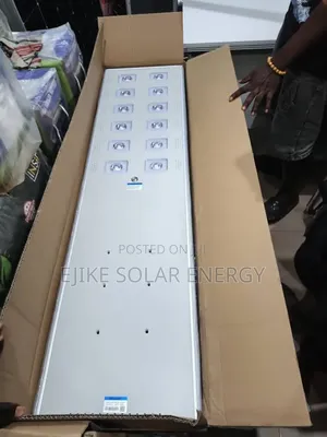 12eye 100w Wakatek Solar Street Lights