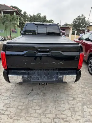 Toyota Tundra SR5 CrewMax 6.5' Bed 2023 Blue