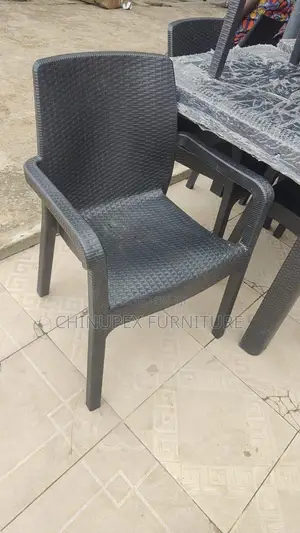 4 Seaters Strong Plastic Chairs and Table