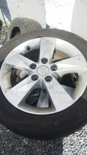 Complete Set of Hyundai Elantra Tyres and Rims