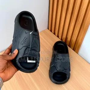 New Quality Rubber Slides – Comfortable, Durable Stylish