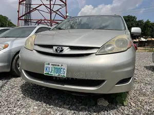 Toyota Sienna LE 2008 Silver