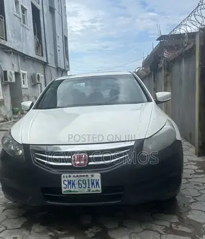 Honda Accord 2010 White